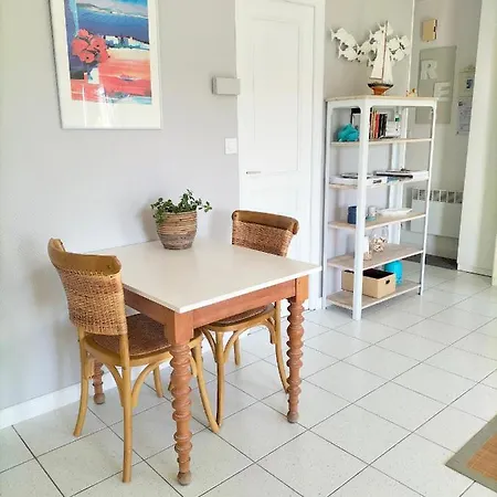 A Proximite Du Port De St Martin De Re Saint-Martin-de-Ré