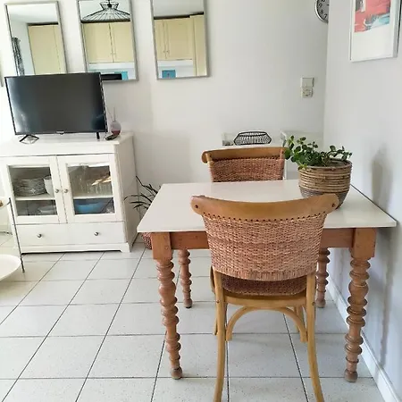 A Proximite Du Port De St Martin De Re Saint-Martin-de-Ré